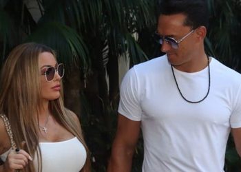 mandy-rose-&-tino-sabbatelli-flex-rolls-royce-purchase-–-ringside-news