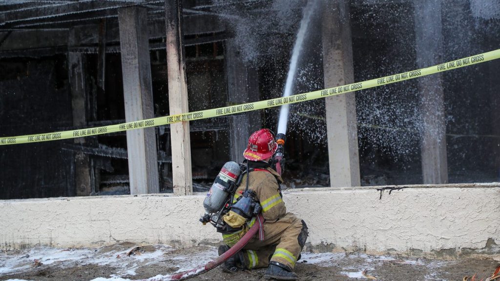 palm-springs:-fire-at-abandoned-bel-air-greens-golf-course-clubhouse-–-the-desert-sun