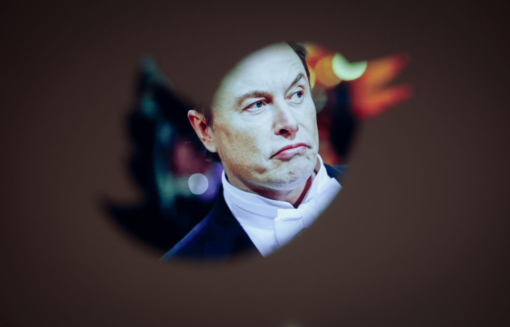 musk-says-us-government-demanded-twitter-suspend-250000-accounts,-including-journalists