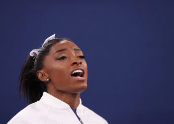 “i-almost-got-caught”:-simone-biles'-phone-gets-hijacked-in-the-most-unexpected-place
