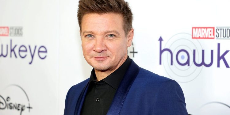 jeremy-renner-shares-clip-of-'spa-day'-from-hospital-bed-after-snow-vehicle-accident
