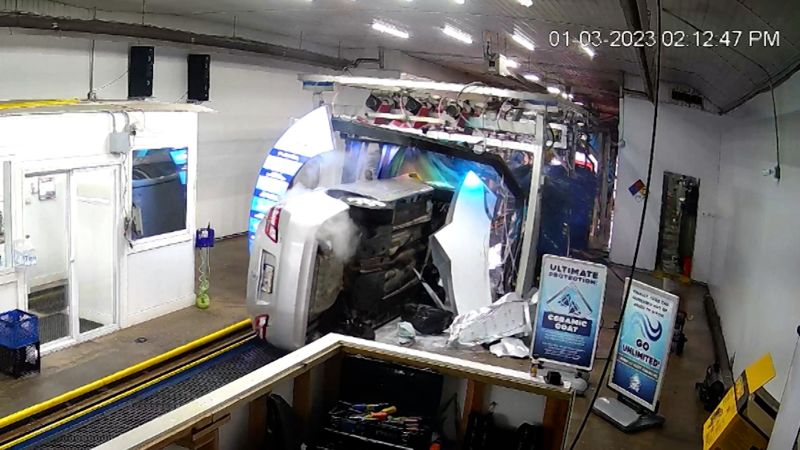 video-shows-driver-crash,-flip-over-inside-car-wash-–-cnn