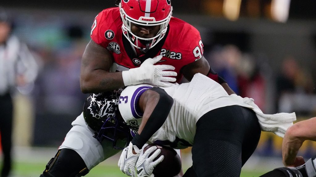 'damn-tcu'-|-fans-react-to-tcu-georgia-blowout-in-1st-half-of-national-championship