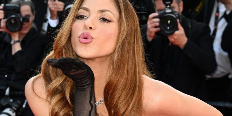 shakira-'devastated'-over-footage-of-ex-gerard-pique-with-new-girlfriend-'at-their-family-home'
