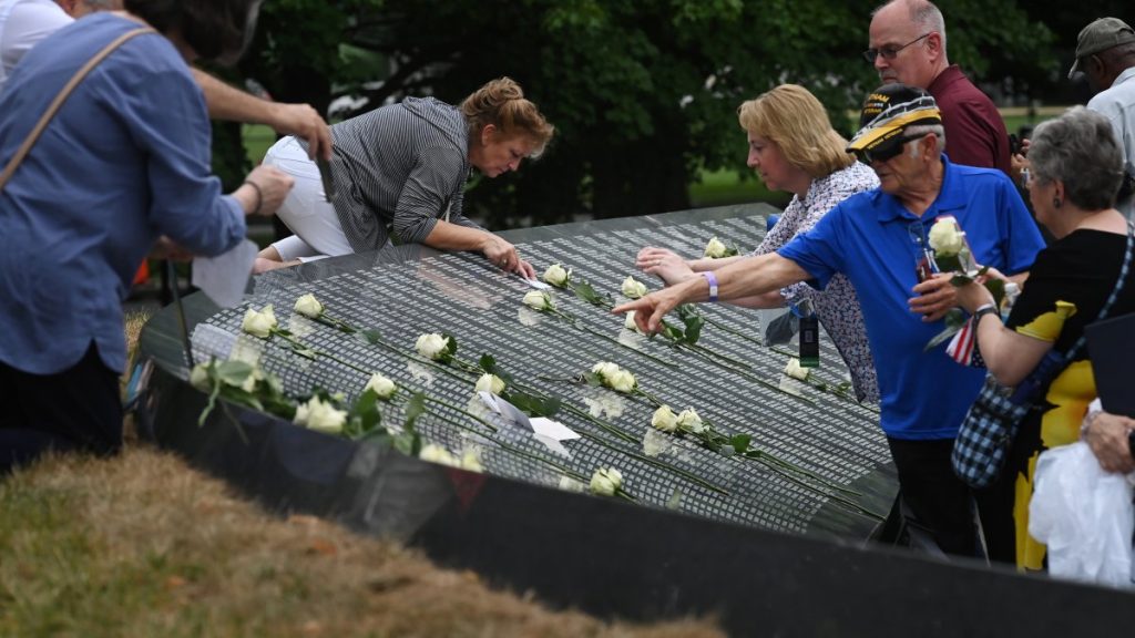 korean-war-memorial-remembrance-wall-has-hundreds-of-misspelled,-missing-names:-nyt