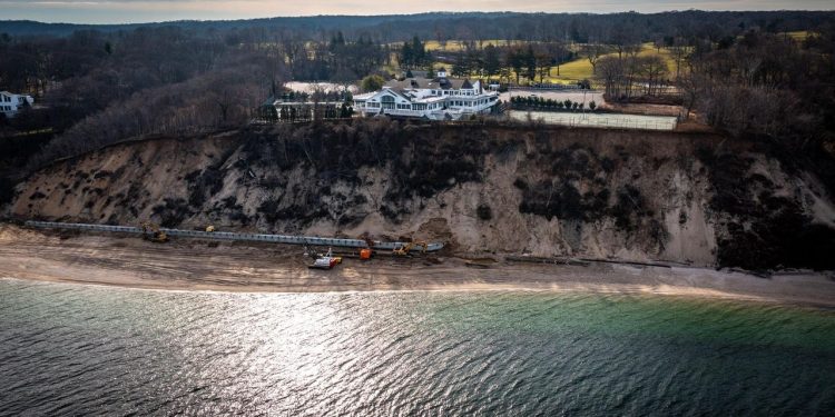 $3.75m-grant-to-help-slow-erosion-of-a-steep-bluff-at-village-owned-port-jefferson-country-club