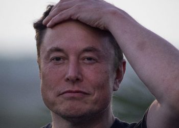 elon-musk-closes-twitter-international-offices-like-singapore,-europe-–-business-insider