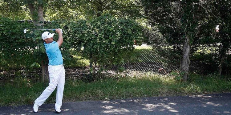 immovable-obstructions:-here's-what-the-rules-of-golf-say