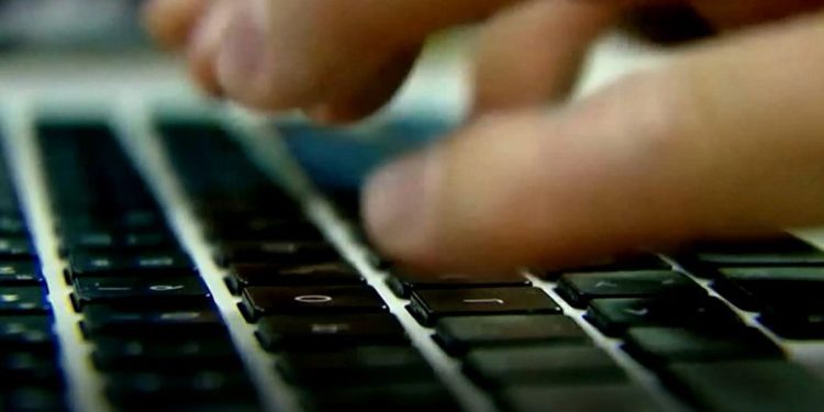 single-father-hounded-with-threats-after-facebook-friendship-turns-to-nightmare-–-fox19