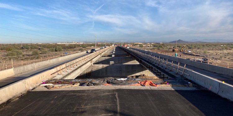as-new-bridge-comes-together-over-gila-river,-traffic-delays-expected-–-ktar-news