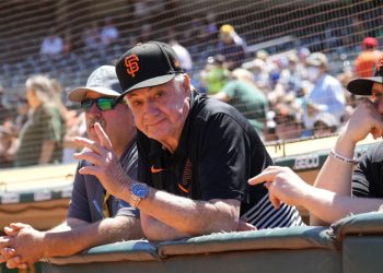 giants-legendary-clubhouse-manager-mike-murphy-to-retire-after-65-years-–-yahoo!-sports