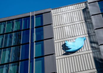 twitter-revenue-may-be-down-40%-here's-what-that-means-for-facebook-and-snap.