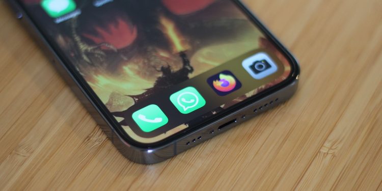 whatsapp-gains-a-huge-search-improvement,-drag-&-drop,-and-more-–-pocket-lint
