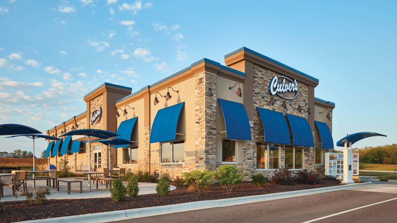 a-burger-chain-switches-to-coca-cola.-pepsi-fans-are-furious-–-cnn