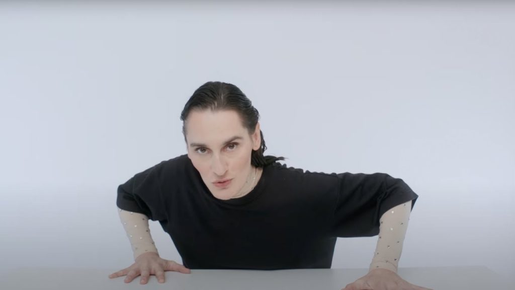 yelle-–-top-fan-(official-video)-–-youtube