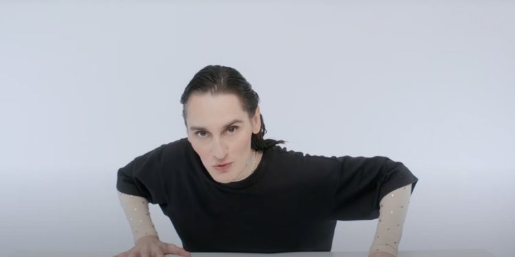 yelle-–-top-fan-(official-video)-–-youtube