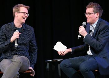 hank-and-john-green-launch-program-that-allows-people-to-earn-college-credit-with-…-–-nbc-news