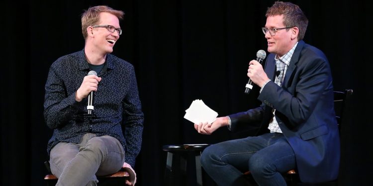 hank-and-john-green-launch-program-that-allows-people-to-earn-college-credit-with-…-–-nbc-news