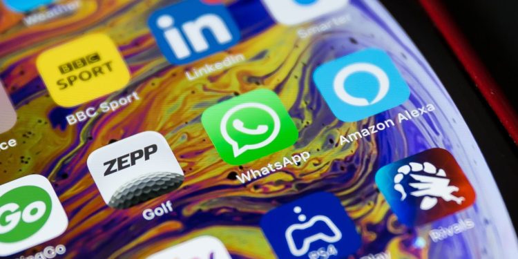 whatsapp-support-for-original-quality-photos-could-be-just-an-update-away-–-pocket-lint
