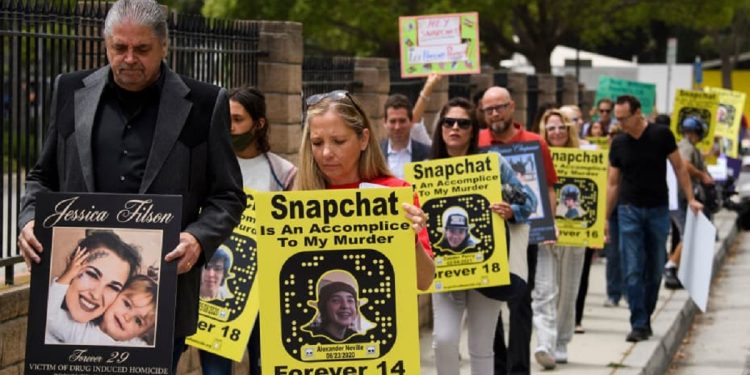 snapchat-may-have-a-connection-with-fentanyl-related-deaths-in-us:-source