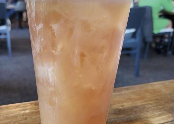 the-arnold-palmer-and-its-alcoholic-adaptation-are-perfect-in-a-clubhouse-setting.