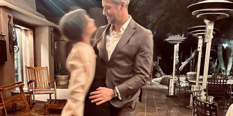 ant-anstead-dances-with-girlfriend-renee-zellweger-in-rare-instagram-photo-–-people