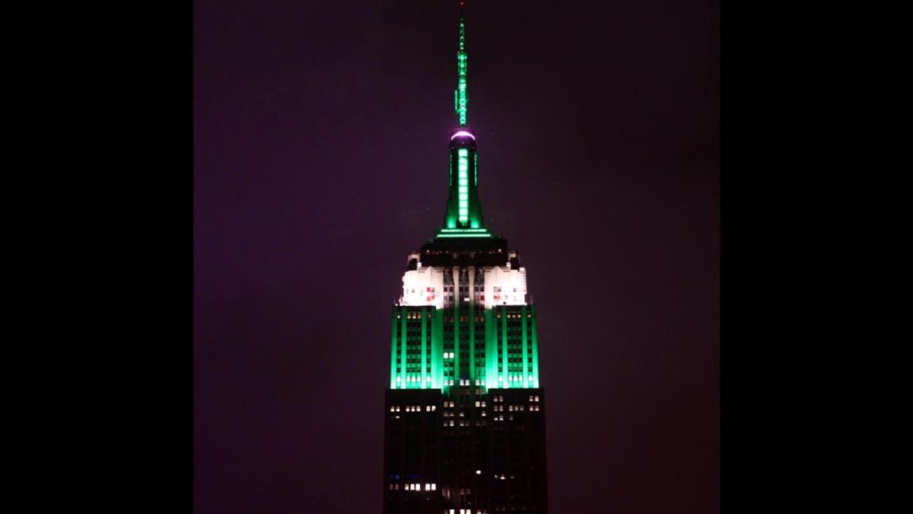 nfl-twitter-roasts-empire-state-building-for-eagles-colors-after-49ers'-loss-–-yahoo!-sports