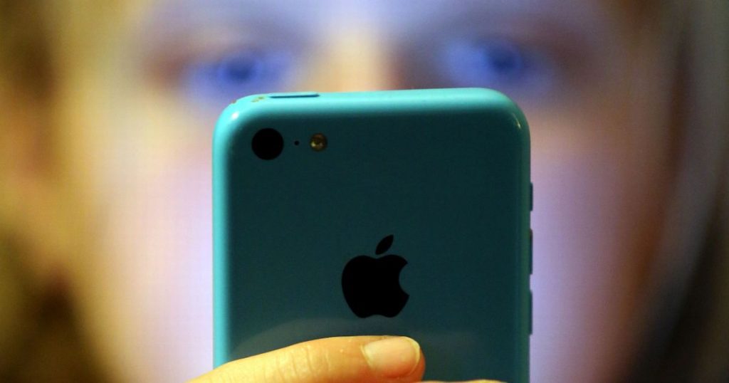 nuneaton-schools-urgent-safeguarding-warning-over-sick-snapchat-game-–-coventrylive