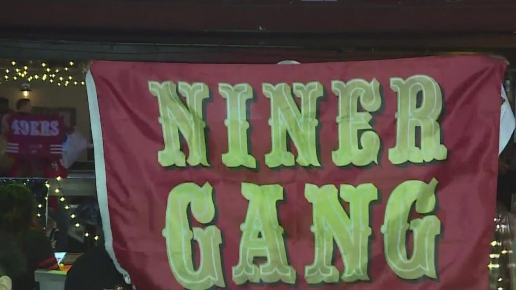 niners-fans-piled-into-clubhouse-56-to-support-their-favorite-team-during-the-nfc-…-–-yahoo-news