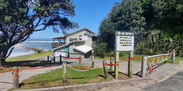 slip-severely-damages-mangawhai-surf-club-building-after-heavy-rain-–-nz-herald