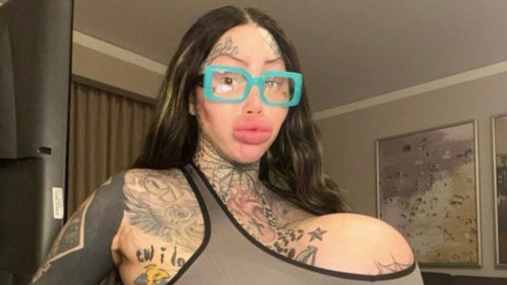 instagram-model-goes-viral-after-revealing-her-38j-breast-implant-popped-|-complex