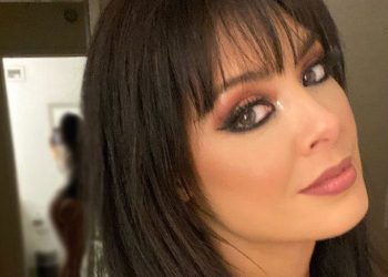 rebel-drops-seductive-reminder-for-fans-with-cheeky-underwear-photo-–-ringside-news