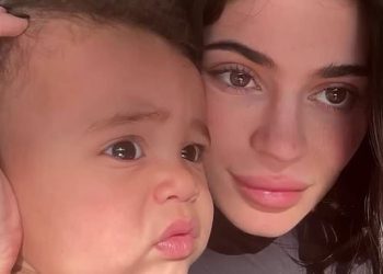 kylie-jenner-cuddles-up-to-son-aire,-one,-in-adorable-instagram-videos-–-daily-mail
