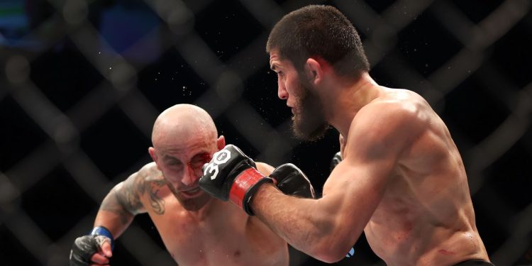 'peak-mma'-–-twitter-reacts-to-volkanovski-vs-makhachev-at-ufc-284-–-mmamania.com