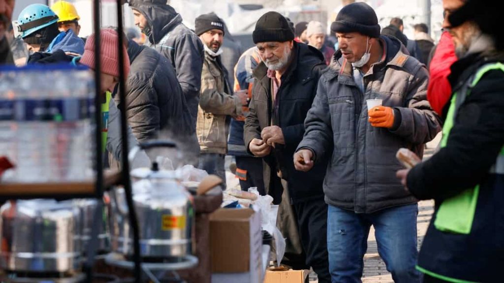 turkish-restaurant-owners-scramble-to-feed-earthquake-survivors-|-mint-lounge