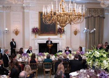 biden-lauds-'bipartisan-progress'-at-dinner-with-democratic,-republican-governors-|-the-straits-times