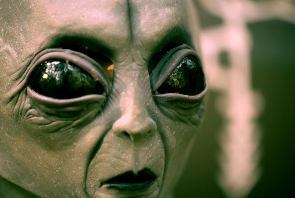 alien-conspiracy-theories-take-over-twitter-after-us-fighter-jets-shoot-down-2-ufos-within-48-hours
