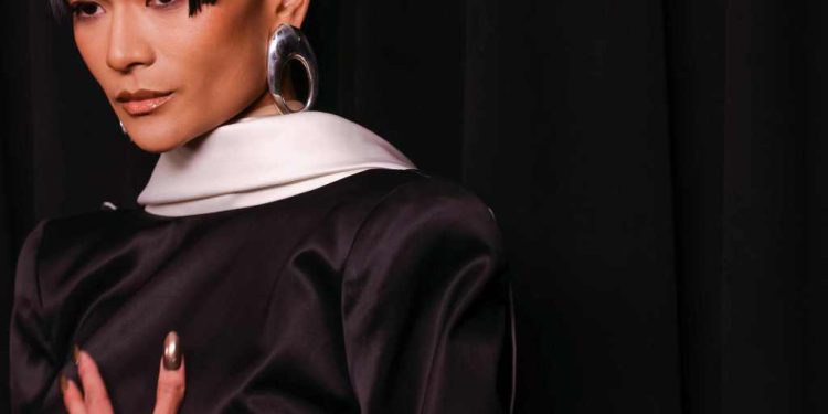 backstage-at-laquan-smith-rtw-fall-2023-–-beauty-–-wwd