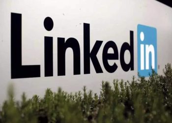 linkedin-begins-layoffs-after-microsoft-cuts-jobs-in-surface,-xbox,-and-hololens