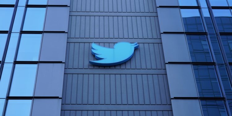 twitter-shuts-delhi-and-mumbai-offices,-only-three-employees-left-in-india-team-–-cnbctv18.com