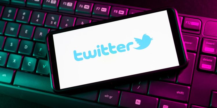 spain-orders-british-man-accused-in-2020-twitter-hack-to-be-extradited-to-us.-–-cbs-news