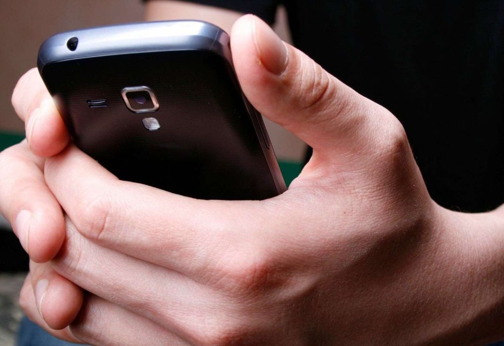 nottinghamshire-police-of-online-'sextortion'-blackmail-using-social-media-such-as-tinder-…