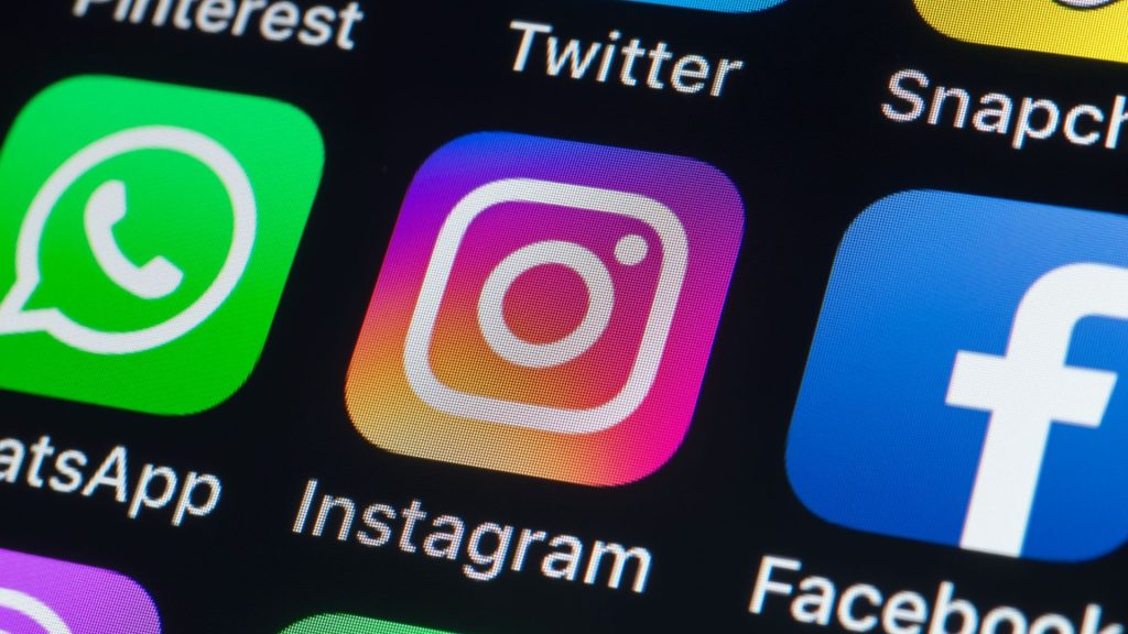 meta-follows-twitter-to-launch-paid-verification-services-on-its-platforms