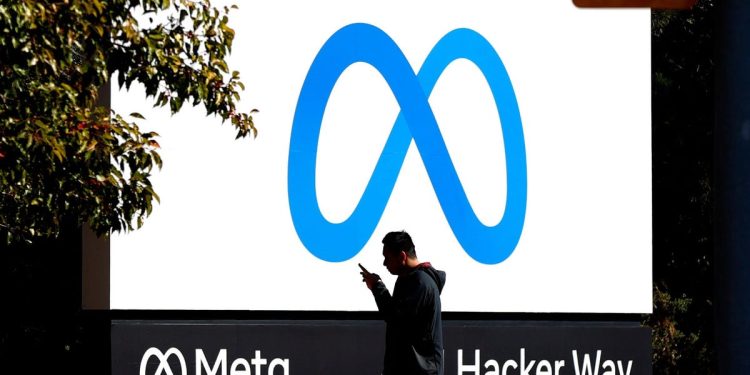 meta-will-let-users-buy-blue-ticks-starting-at-$11.99-a-month-–-quartz