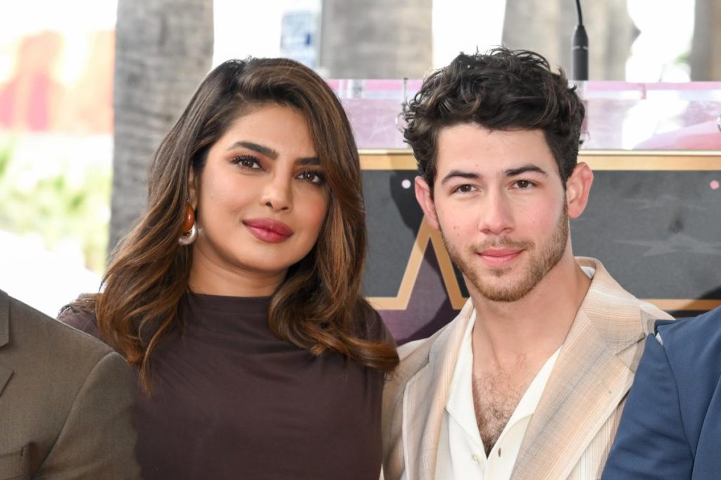 priyanka-chopra-posts-first-photo-of-daughter-malti-marie's-face-on-instagram-–-yahoo