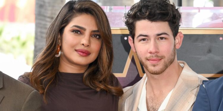 priyanka-chopra-posts-first-photo-of-daughter-malti-marie's-face-on-instagram-–-yahoo