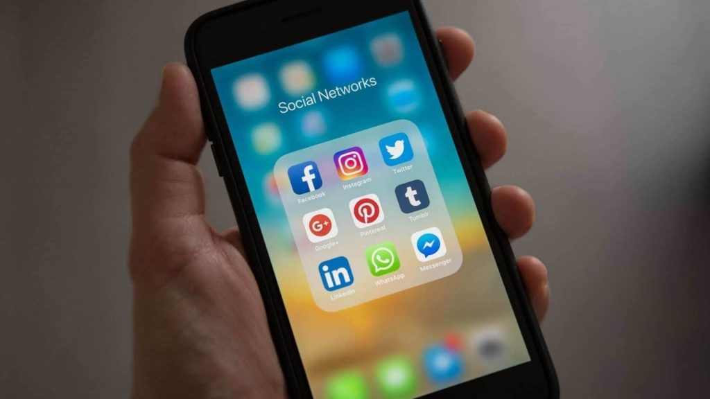 supreme-court-struggles-with-social-media's-role-in-terrorism-–-ht-tech