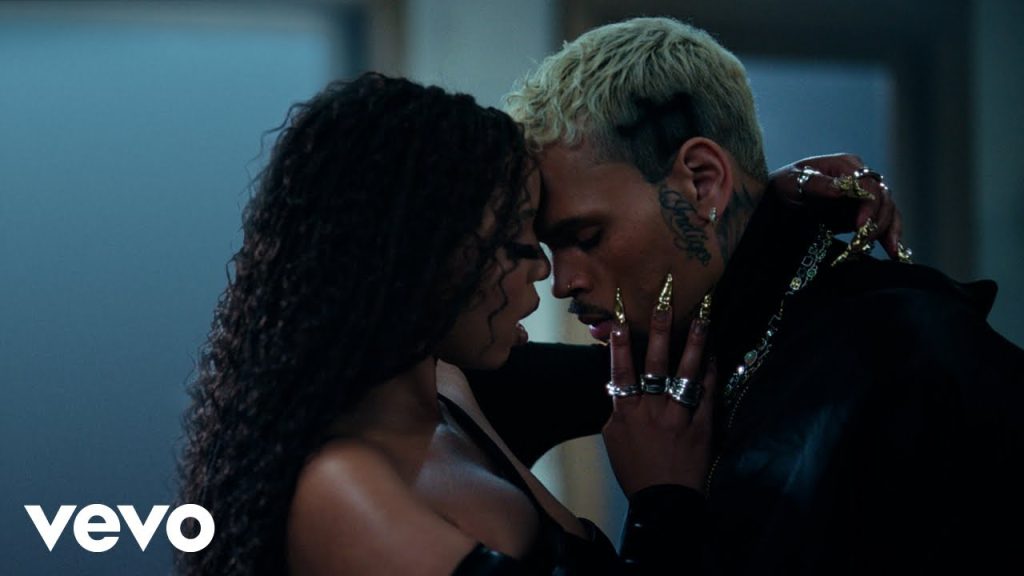 chloe,-chris-brown-–-how-does-it-feel-(official-video)-–-youtube