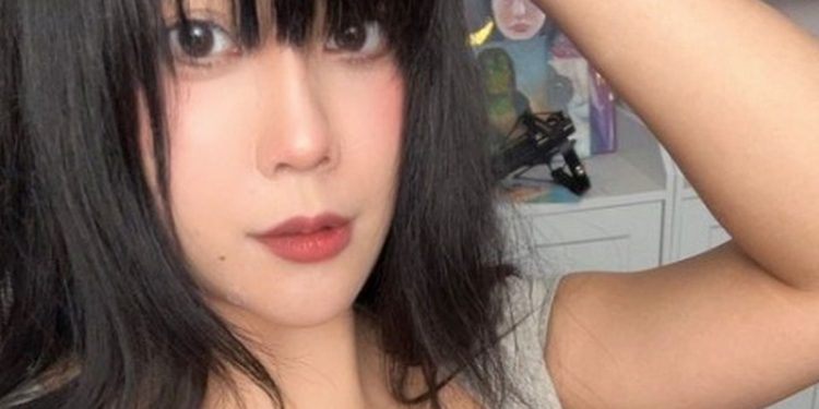 twitch-streamer-confused-as-fake-rubber-'tiddies'-get-her-banned-for-fifth-time-–-daily-star