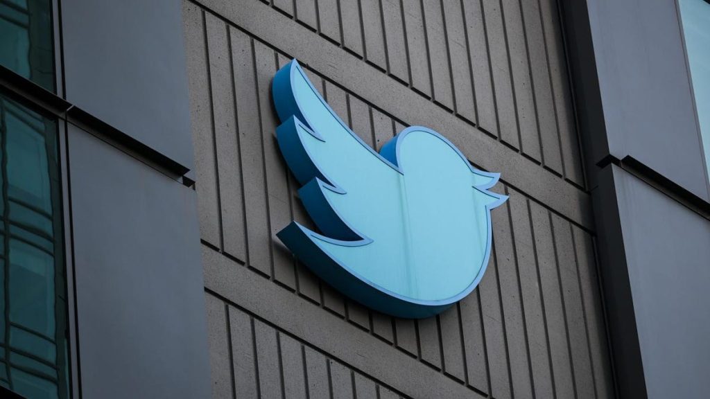 twitter-reportedly-lays-off-200-staffers-including-head-of-blue-subscription-service